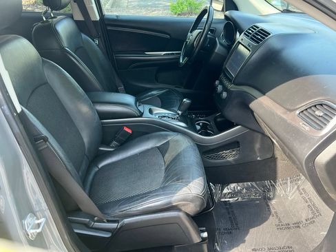 Used 2020 Dodge Journey Crossroad FWD image 16