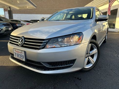 Used 2013 Volkswagen Passat 2.5 SE image 1