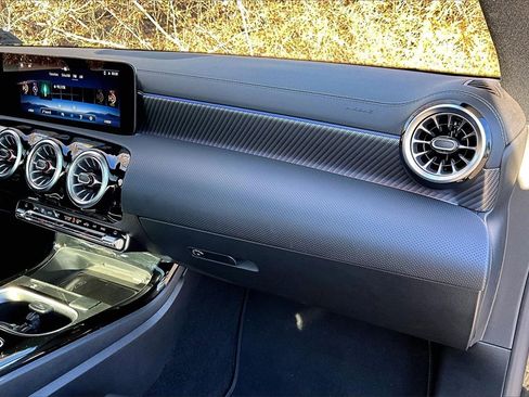 Used 2025 Mercedes-Benz CLA 250 4MATIC image 16