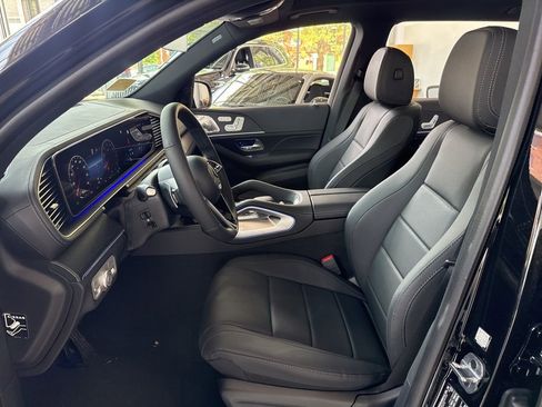 Certified 2025 Mercedes-Benz GLS 450 4MATIC image 11