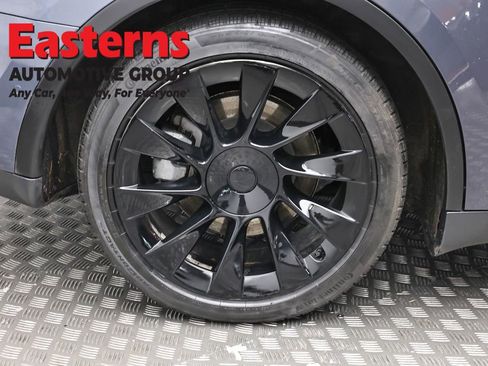 Used 2021 Tesla Model Y Long Range AWD/4WD image 24