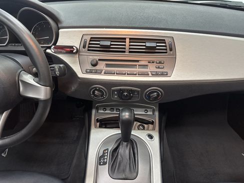 Used 2003 BMW Z4 2.5i RWD image 18