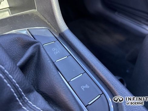 Used 2022 Volkswagen Tiguan SE R-Line image 17