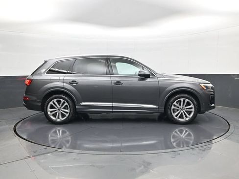 Used 2025 Audi Q7 2.0T Premium w/ Convenience Package AWD/4WD image 4