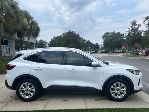 Certified 2023 Ford Escape Active w/ Tech Pack #2 FWD image 4