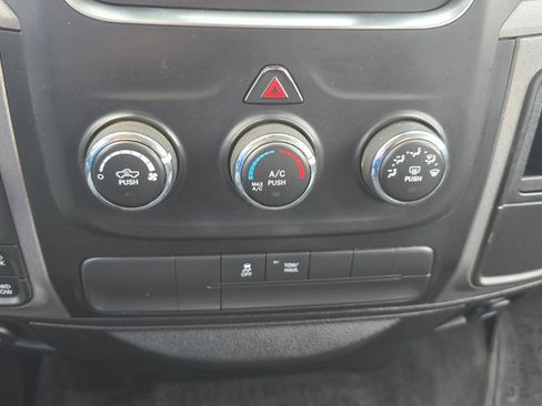 Used 2017 RAM 1500 Express image 20