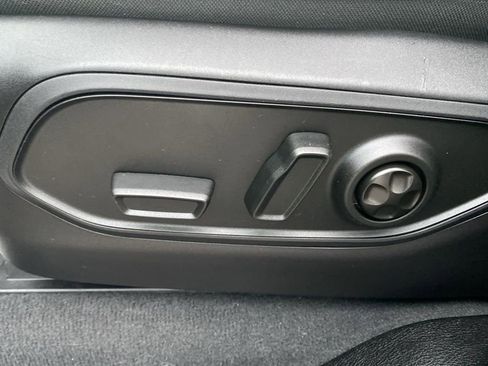 Used 2025 Jeep Grand Cherokee Altitude image 24