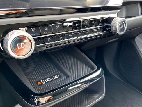 New 2027 Chevrolet Bolt RS w/ Technology Package FWD image 19