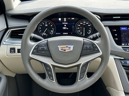 Used 2025 Cadillac XT5 Premium Luxury w/ Technology Package image 13