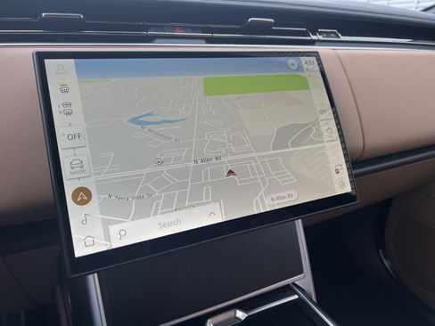 New 2026 Land Rover Range Rover SE image 10