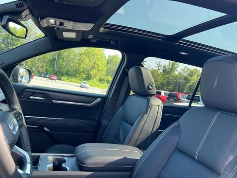 New 2025 GMC Acadia Elevation w/ Elevation Premium Package image 12