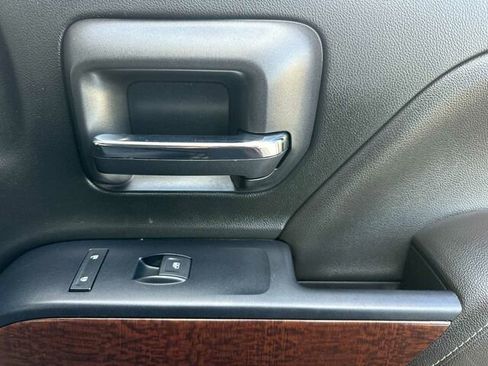 Used 2017 GMC Sierra 1500 SLE w/ SLE Preferred Package image 18