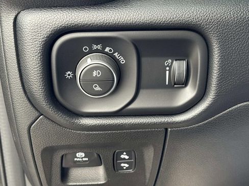 Used 2021 RAM 1500 Big Horn image 29