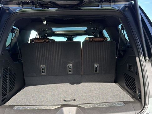 New 2026 Chevrolet Suburban High Country AWD/4WD image 10