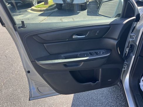 Used 2017 Chevrolet Traverse LT w/ Traveler's Package AWD/4WD image 14