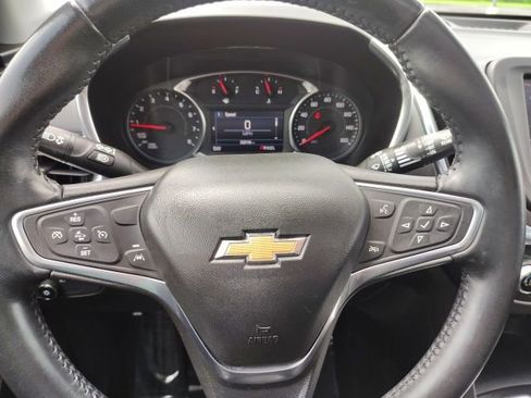 Used 2022 Chevrolet Equinox LT FWD image 15