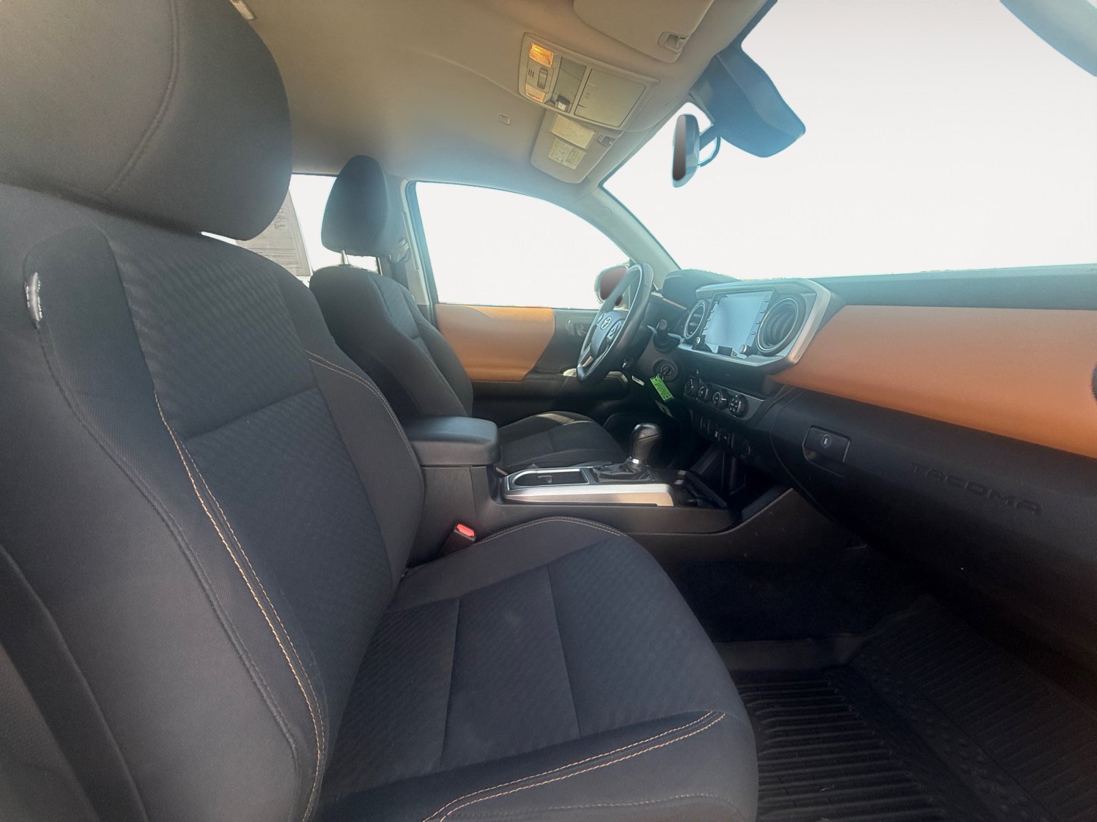 Used 2020 Toyota Tacoma SR5 AWD/4WD image 15