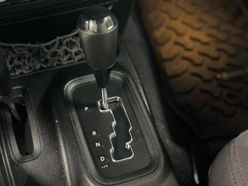 Used 2013 Jeep Wrangler Unlimited Sport image 21