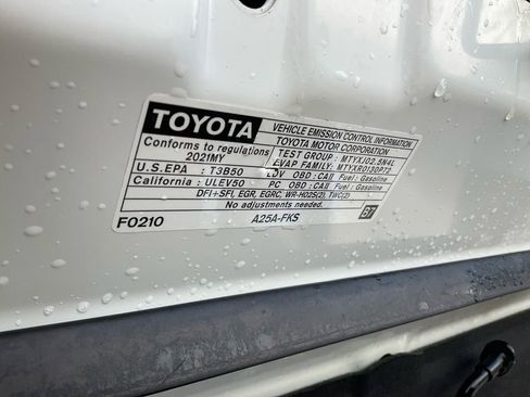 Used 2021 Toyota Camry XLE image 32