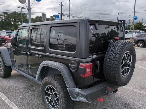 Used 2025 Jeep Wrangler Unlimited Rubicon AWD/4WD image 6
