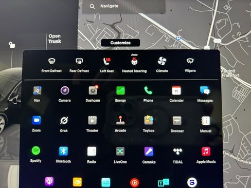 Used 2023 Tesla Model Y Long Range image 39