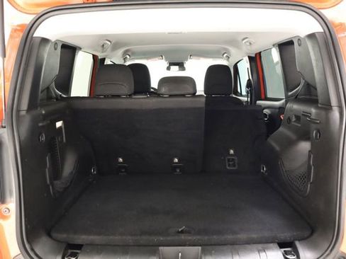 Used 2018 Jeep Renegade Latitude image 29