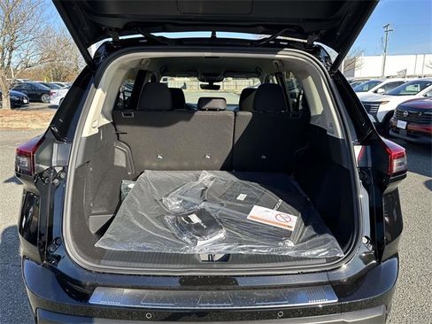 New 2026 Nissan Rogue SV image 12