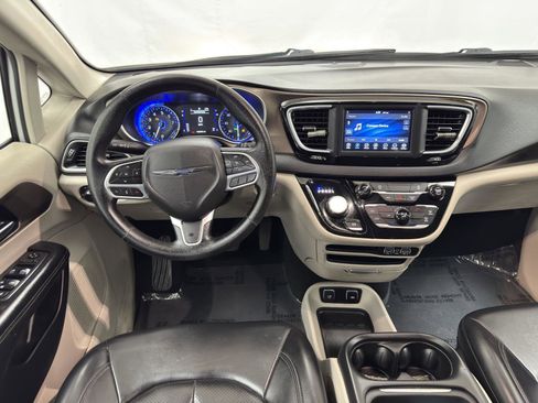 Used 2021 Chrysler Voyager Lxi image 27