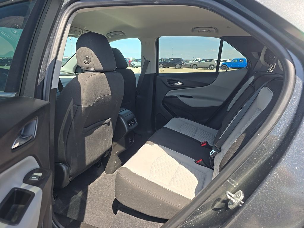 Used 2020 Chevrolet Equinox LT w/ Driver Convenience Package AWD/4WD image 4