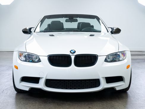 Used 2011 BMW M3 Convertible image 2