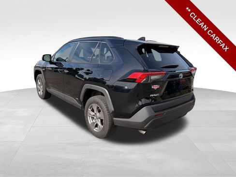 Used 2022 Toyota RAV4 LE AWD/4WD image 3