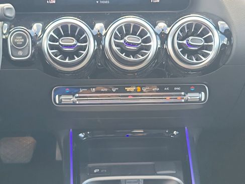 Certified 2022 Mercedes-Benz GLA 250 image 18