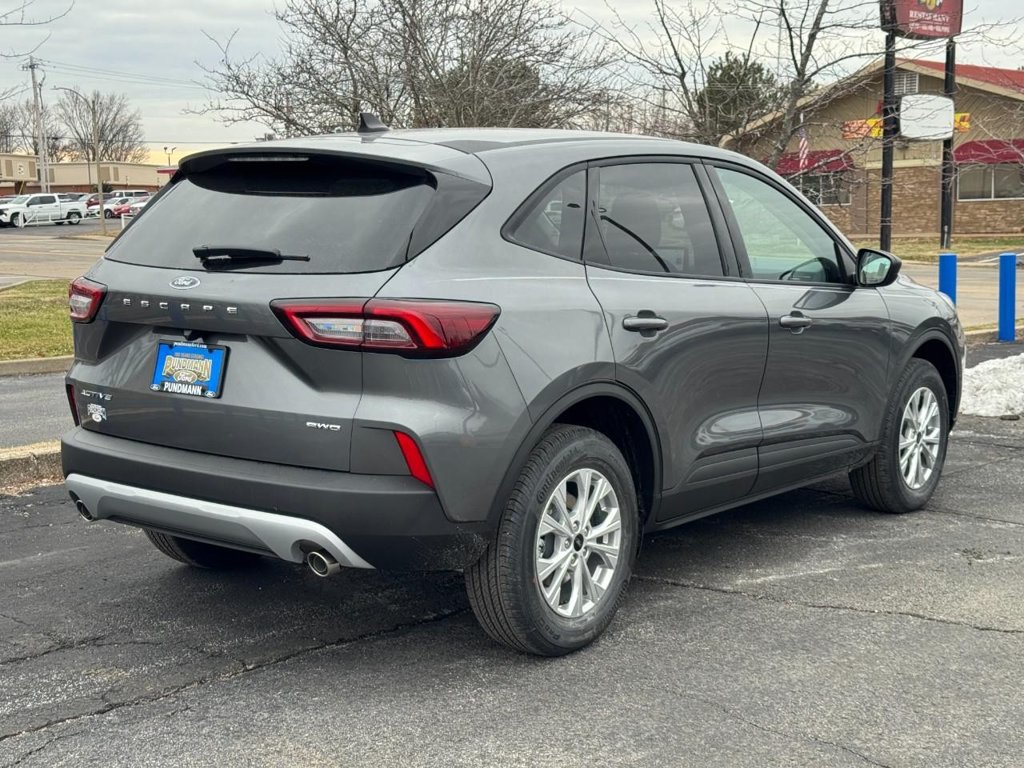 Used 2026 Ford Escape Active w/ Cold Weather Package AWD/4WD image 3