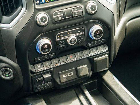 Used 2021 GMC Sierra 2500 Denali w/ Denali Ultimate Package image 25