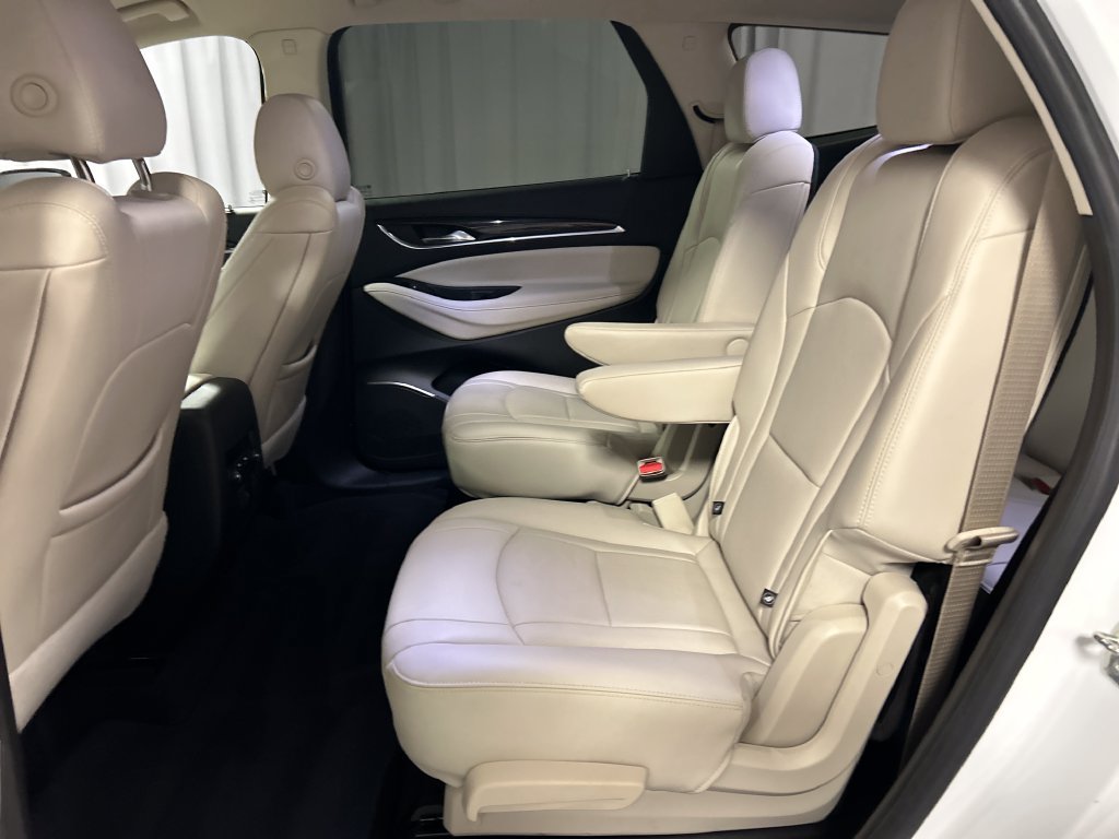 Used 2023 Buick Enclave Essence FWD image 21