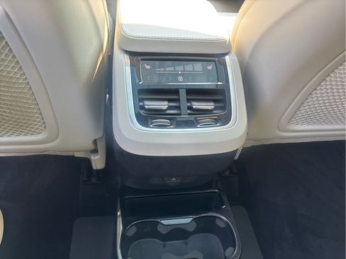 Used 2024 Volvo XC90 B6 Plus w/ Protection Package Premier AWD/4WD image 13