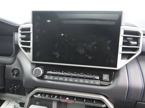 Used 2026 Toyota Sequoia Platinum AWD/4WD image 17