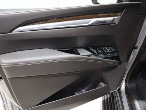 Used 2025 Cadillac Escalade Sport Platinum w/ LPO, Floor Liner Package AWD/4WD image 27