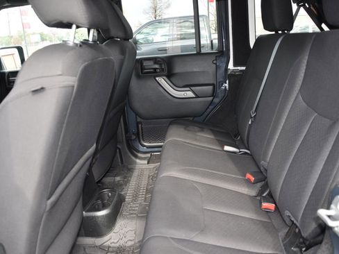 Used 2018 Jeep Wrangler Unlimited Sport S image 12