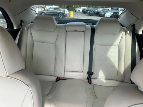 Used 2017 Chrysler 300 C image 24