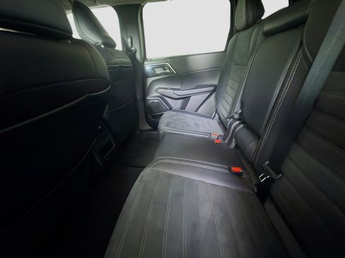Used 2025 Mitsubishi Outlander SE FWD image 27