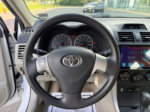 Used 2013 Toyota Corolla L FWD image 13