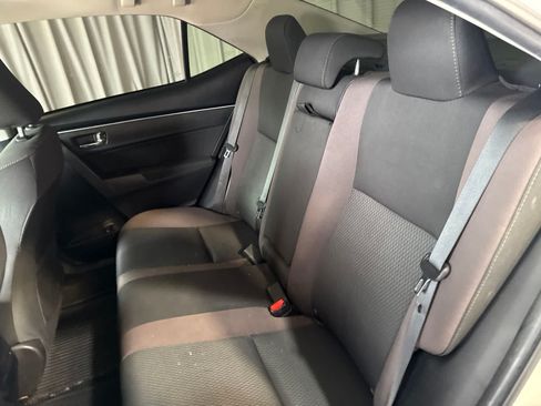 Used 2018 Toyota Corolla LE FWD image 15