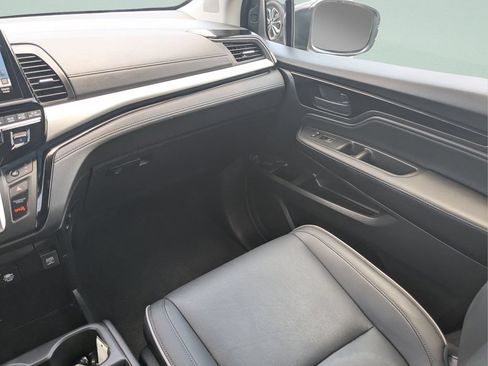 Used 2025 Honda Odyssey Touring image 12