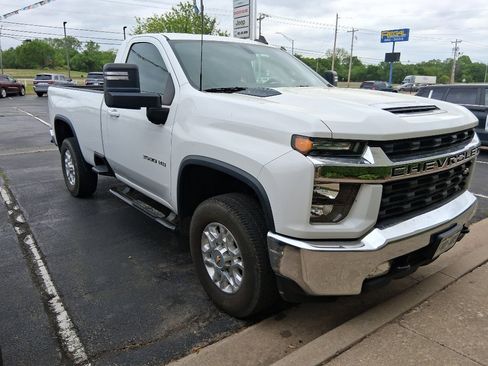 Used 2022 Chevrolet Silverado 3500 LT w/ Convenience Package image 2