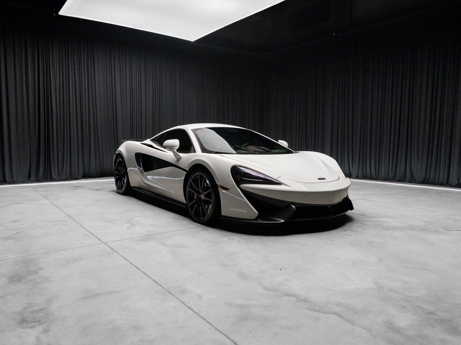 Used 2016 McLaren 570S Coupe RWD image 18