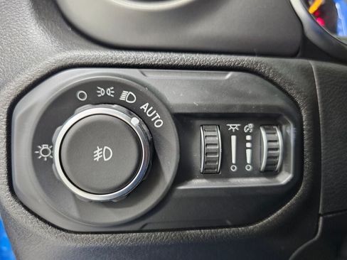 Used 2021 Jeep Wrangler Unlimited Sport AWD/4WD image 24