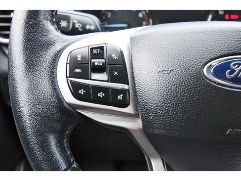 Used 2022 Ford Explorer XLT w/ Equipment Group 202A RWD image 17