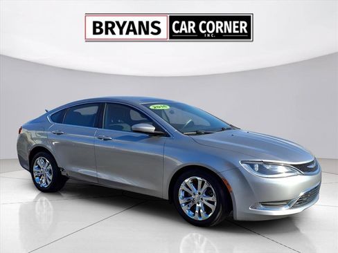 Used 2016 Chrysler 200 Limited image 16