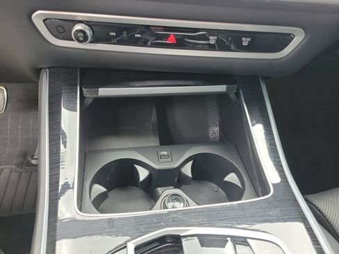 Used 2025 BMW X5 xDrive40i w/ M Sport Package AWD/4WD image 37